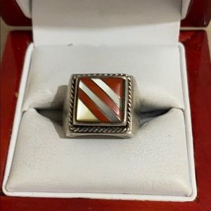 Sterling s mother of pearl and carnilium ring